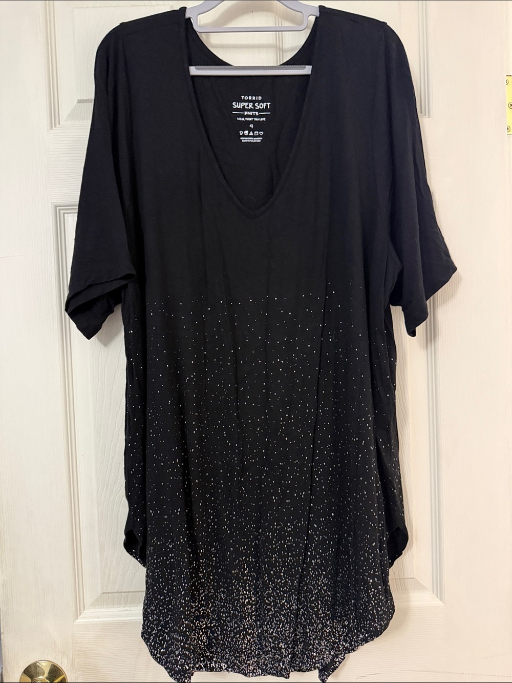 Torrid Black Super Soft V-Neck Tunic with Sparkle Ombre Sz 4, 4X, 26